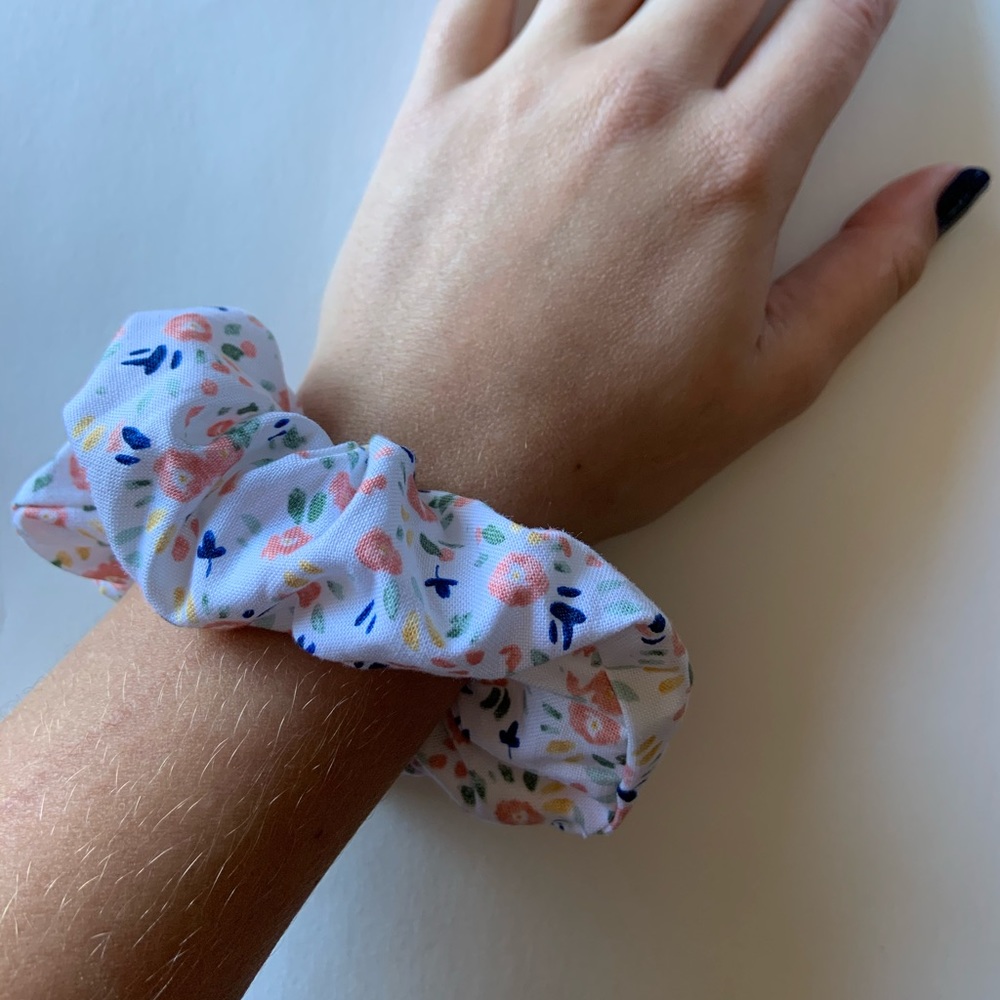 cute flowers scrunchie